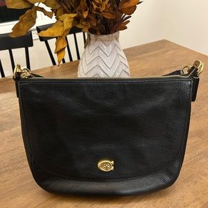 EUC Coach Leather Shoulder Bag